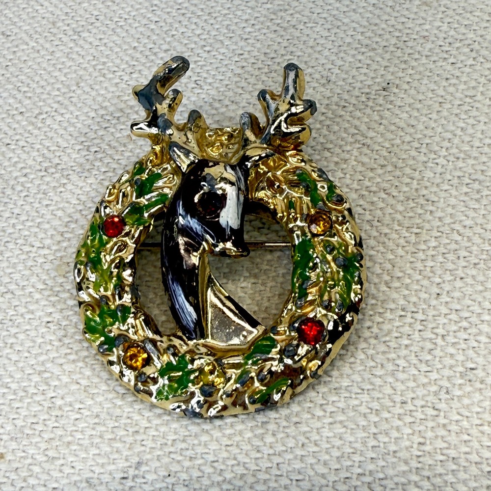 Vintage Christmas Reindeer Wreath Brooch Gold Tone Holiday Pin Enamel